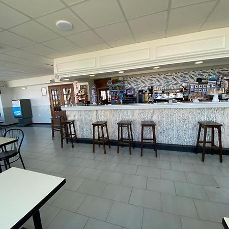 טאפיה דה קסרייגו Hotel Chiquin מראה חיצוני תמונה