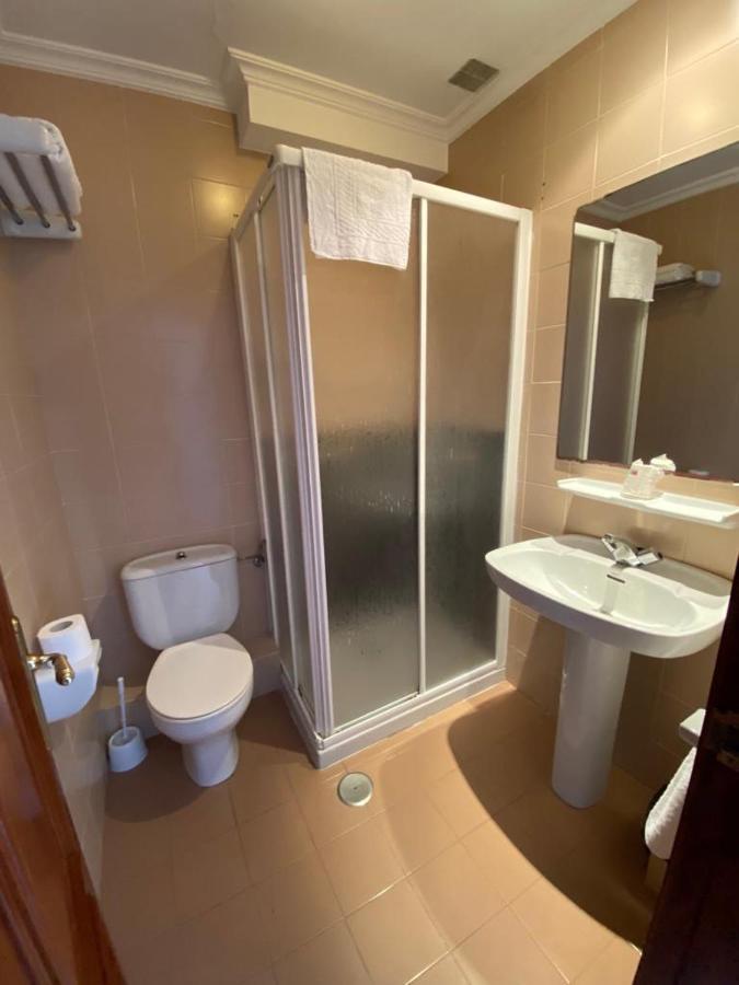טאפיה דה קסרייגו Hotel Chiquin מראה חיצוני תמונה